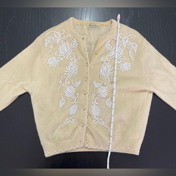 Vintage Ann & Betty’s of Miami Wool Cardigan - Picture 7 of 8
